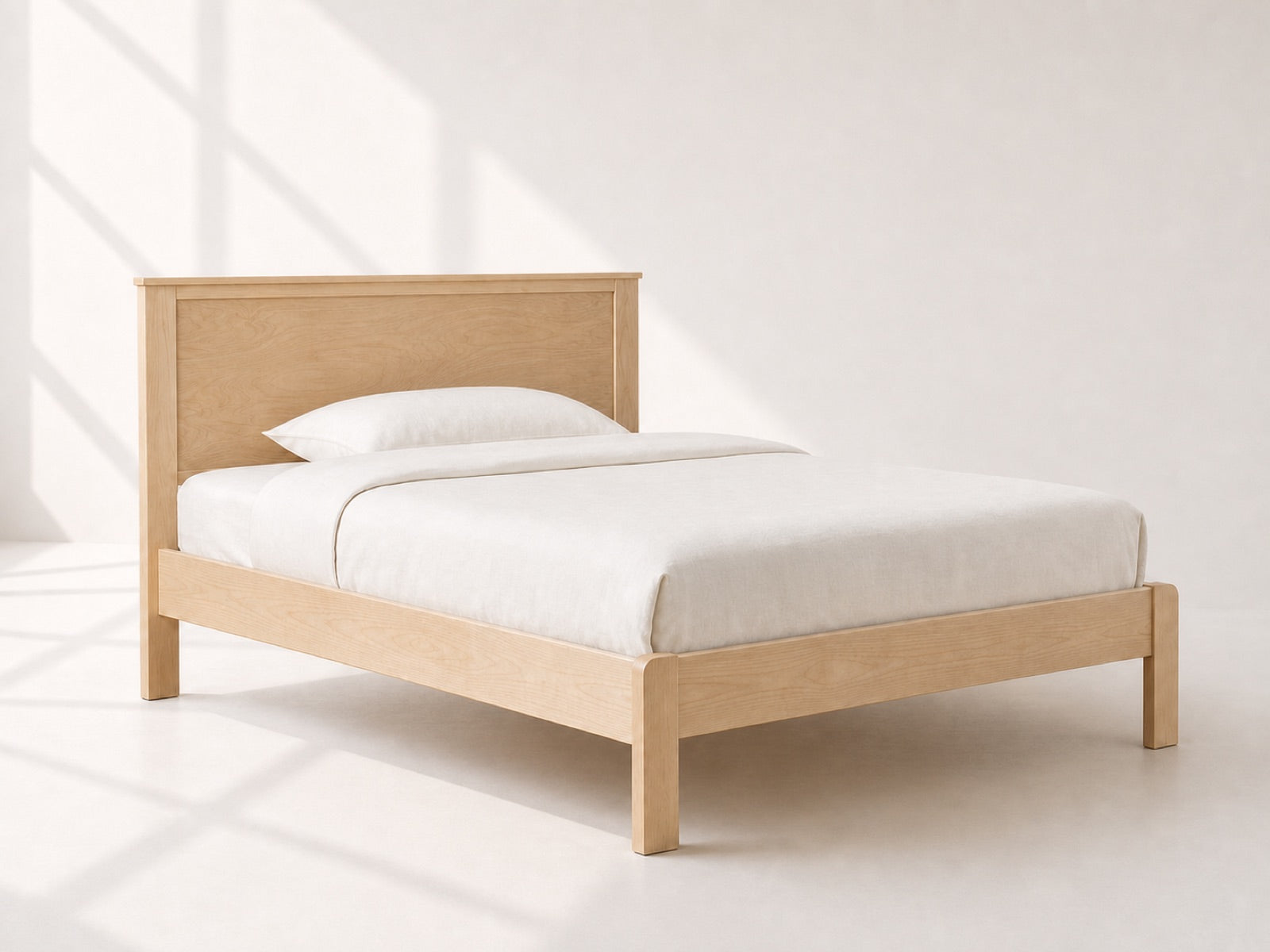 Kirameki Bed in solid Canadian pine